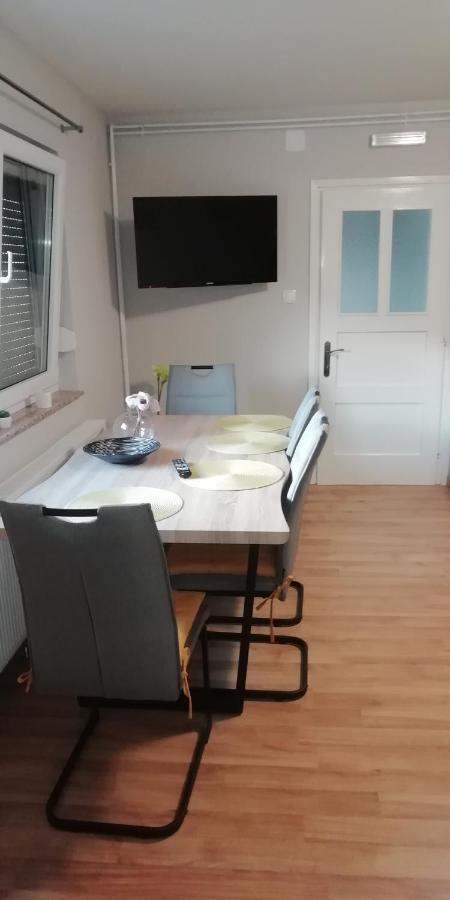 Apartman Luce Otocsán Kültér fotó
